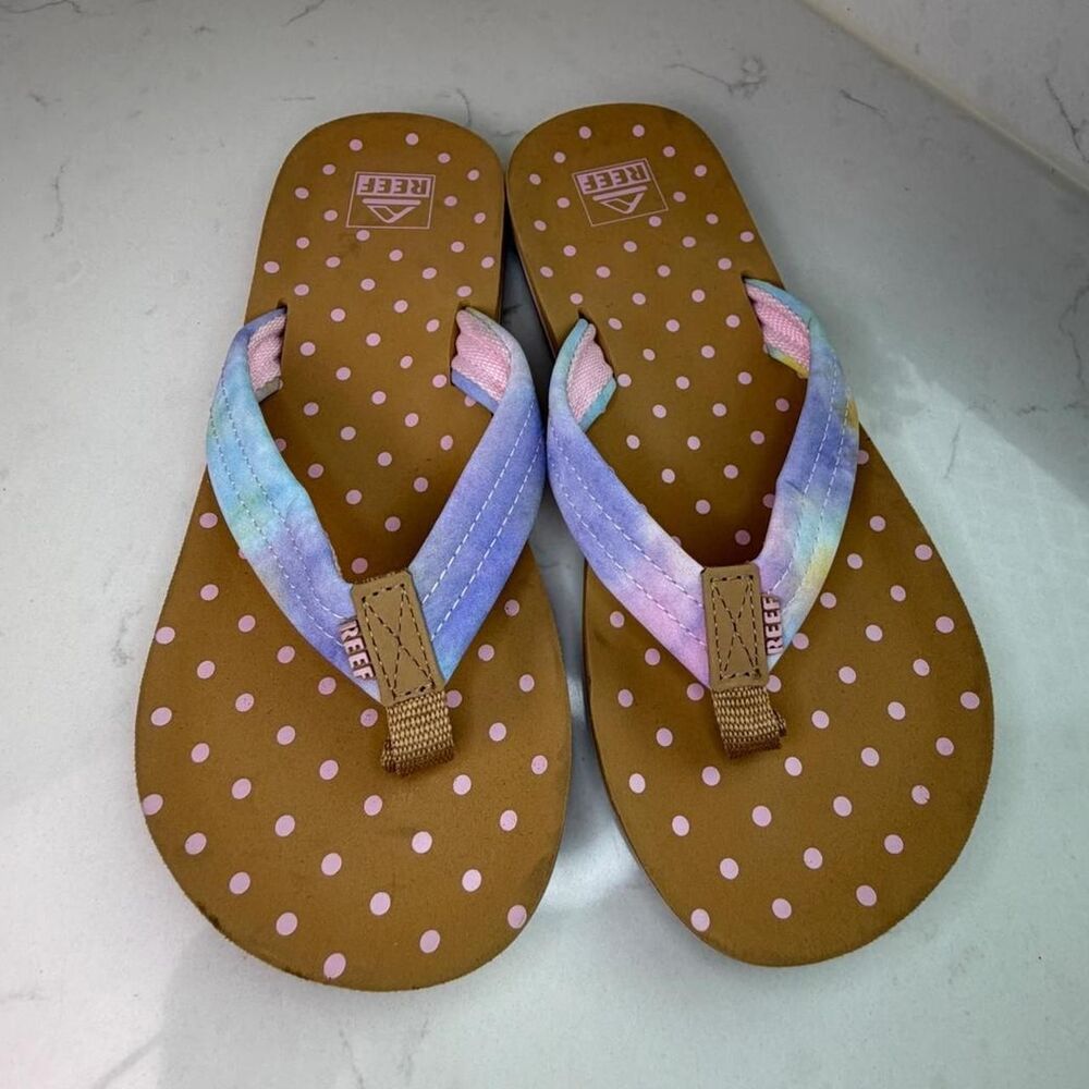 New - Reef flip flops size kids 6/7 with pink polka dots